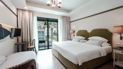 プールビューのデラックス・ダブルまたはツインルーム — Sugar Marina Hotel-SURF-Kata Beach